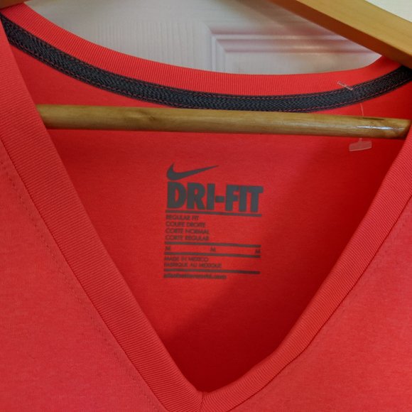 Nike Bright Pink Shirt - Picture 5 of 6